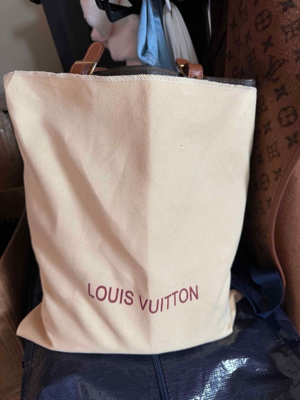 Louis Vuitton Brown Monogram Canvas Bucket Bag with Tan Trim - Picture 9 of 9